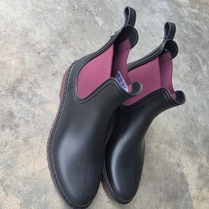 Women's Black Rain Chelsea Boots with Berry Elastic Panels